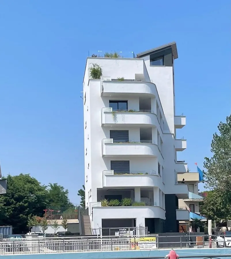 דירות ריצ'יונה La Torre Del Porto 0*,  איטליה